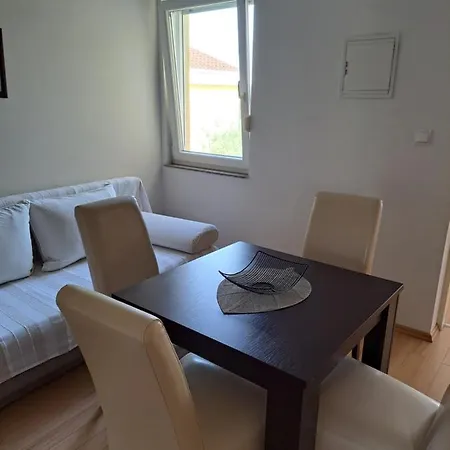 Senija Apartament *